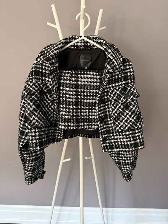 Dynamite Jackets & Blazers - Dynamite Black and White Houndstooth Cropped Blazer and Skirt